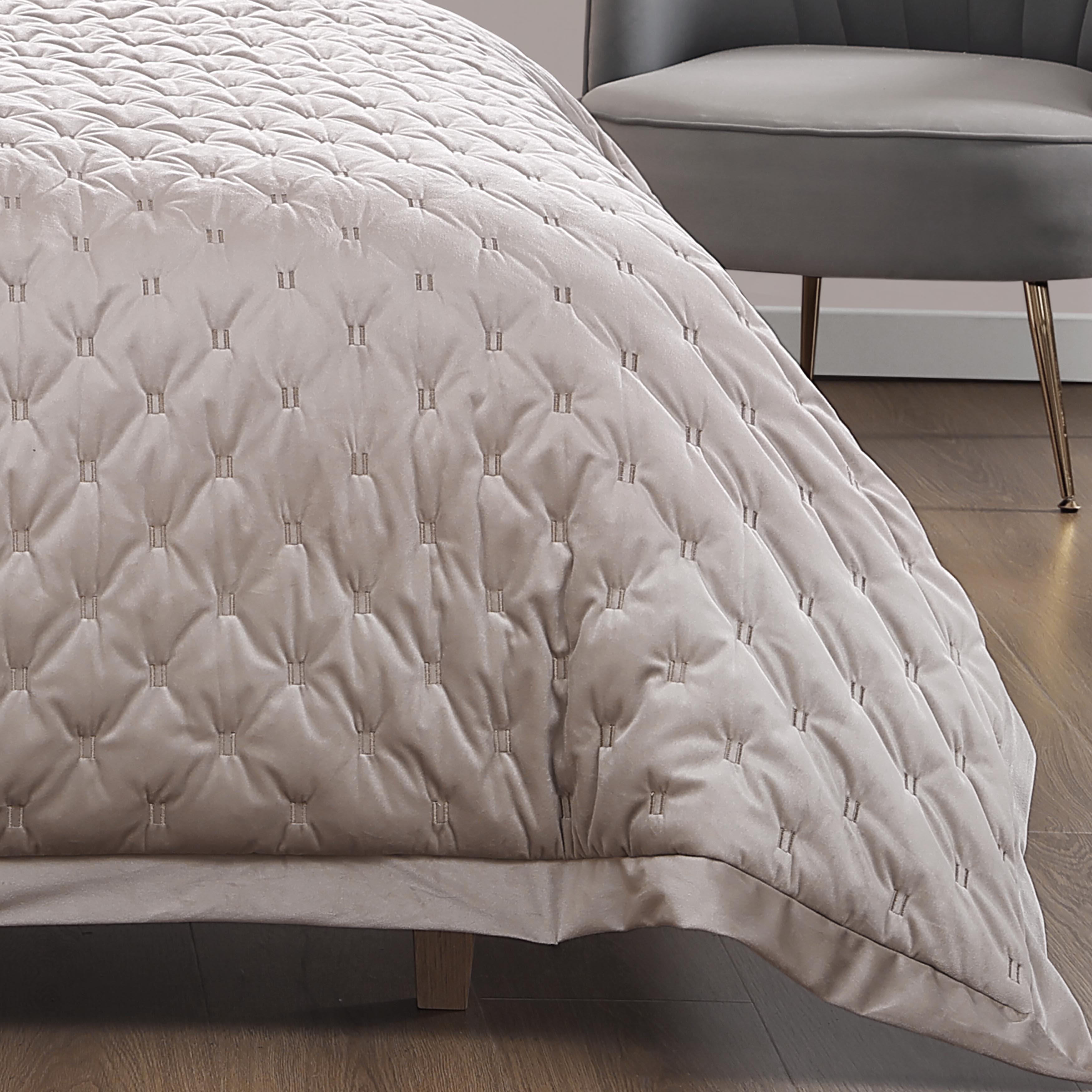 Bebejan 3 Piece Velvet Comforter Set