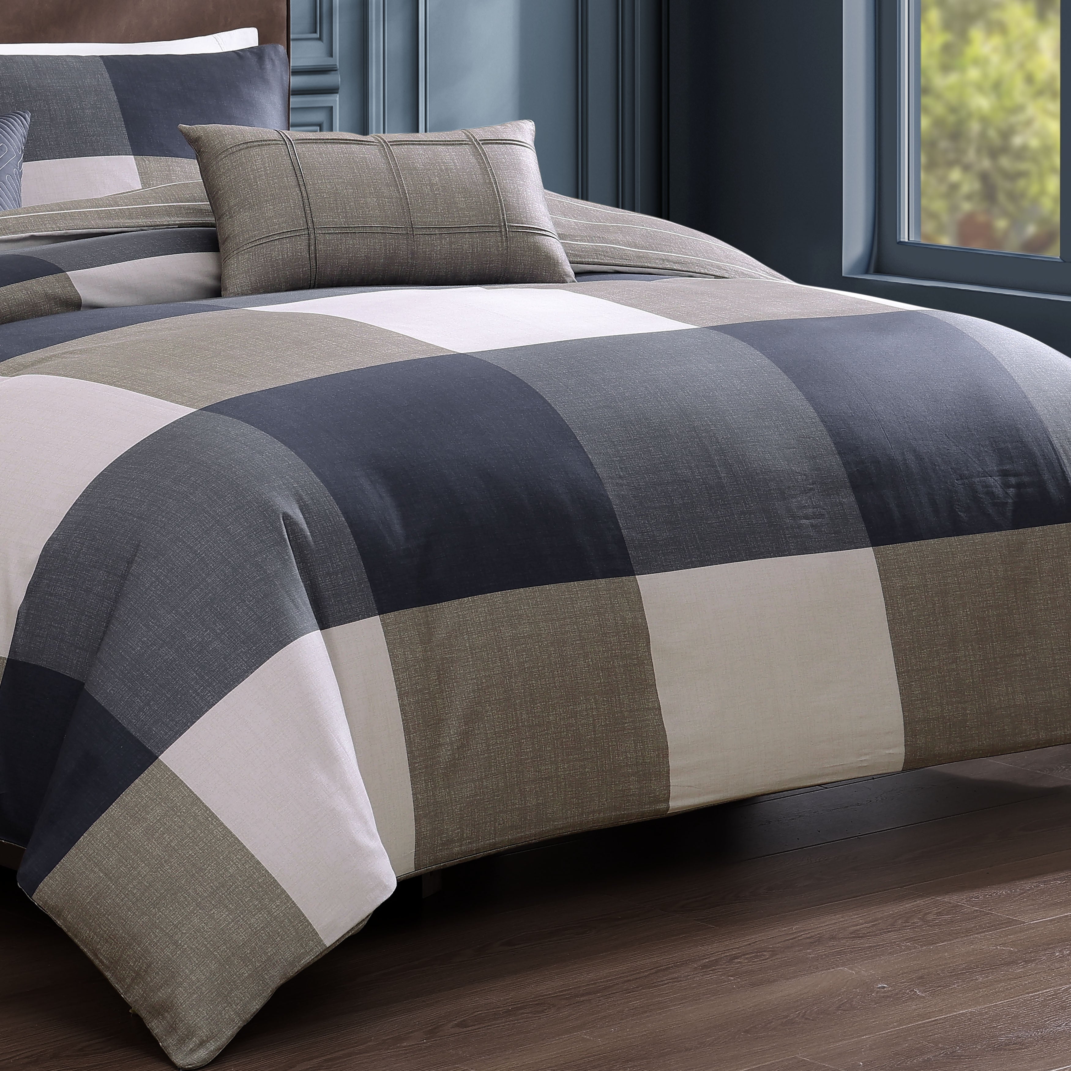 Bebejan Checkered Navy Tan 5 Piece Reversible Comforter Set
