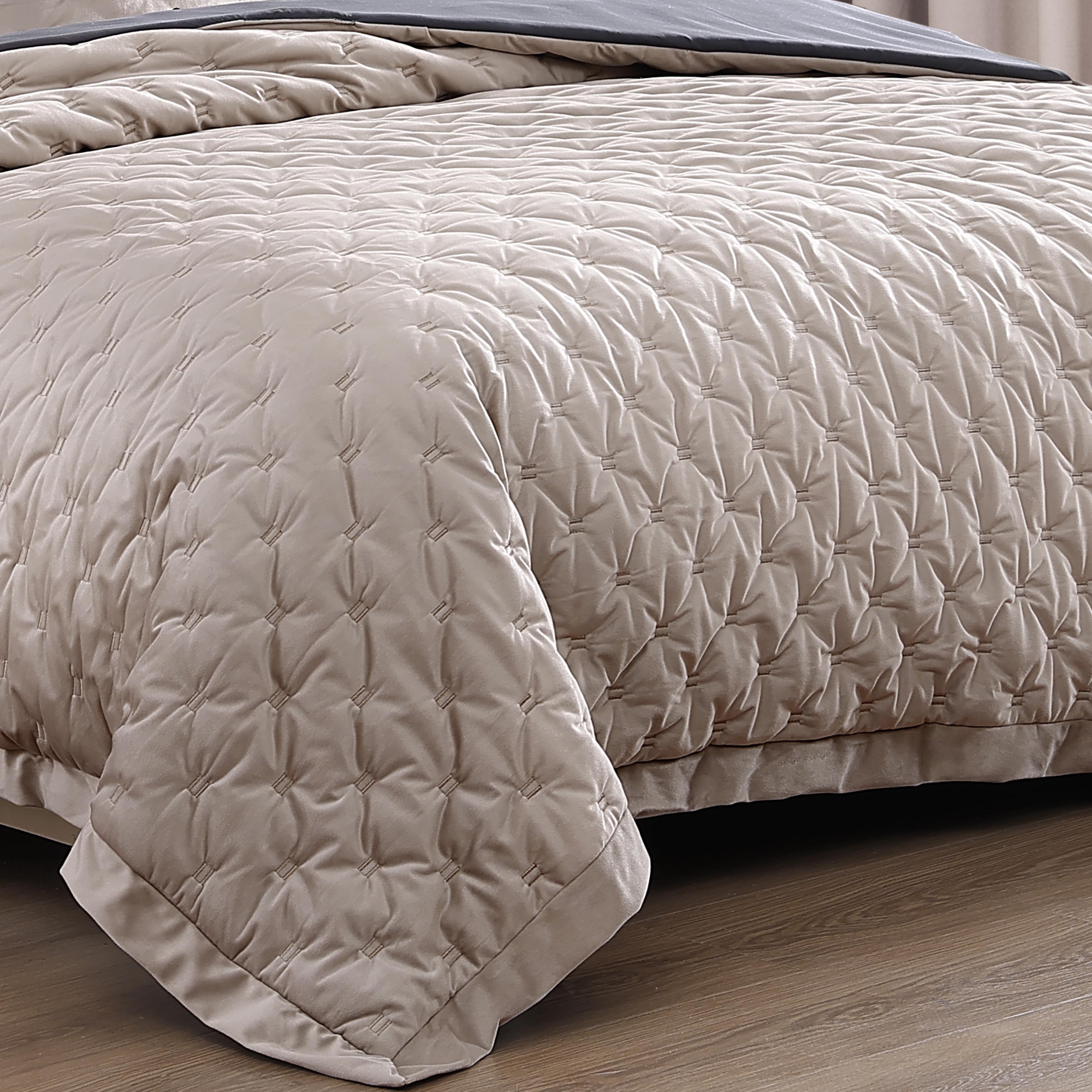 Bebejan 3 Piece Velvet Comforter Set