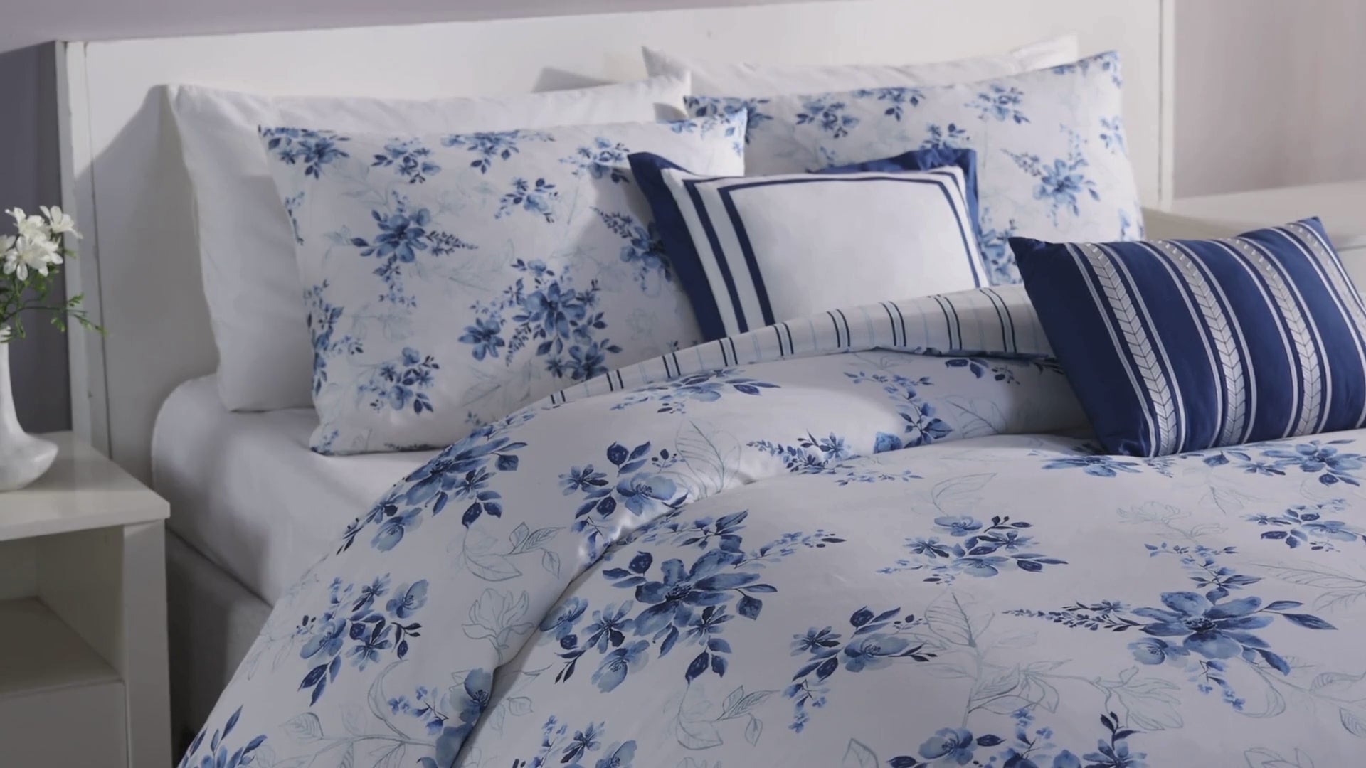 Bebejan Blue Art 5 Piece Reversible Comforter Set