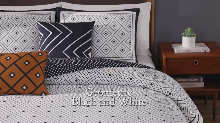 Bebejan Geometric Black & White 5 Piece Reversible Comforter Set